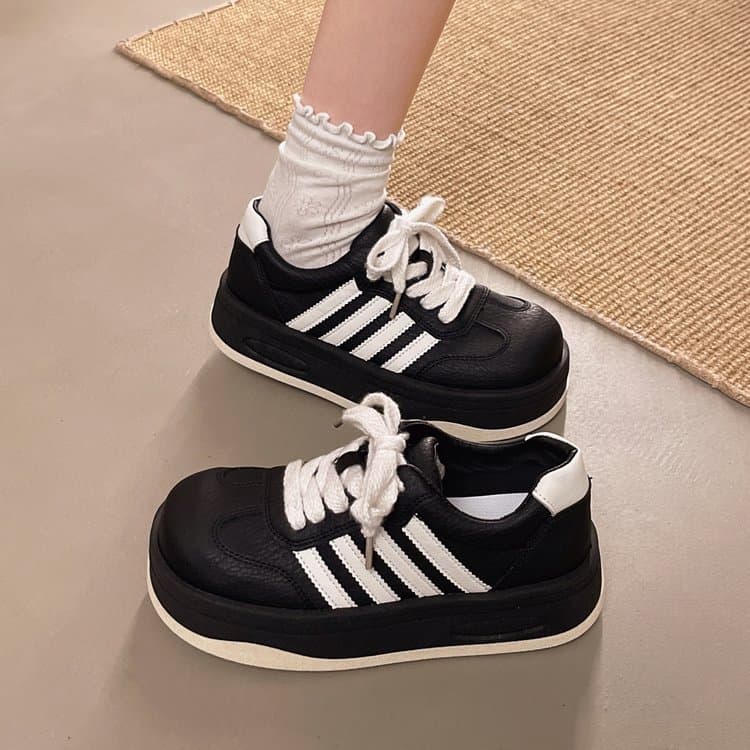 Women's Versatile Unique Chunky Sole Skate Shoes, Flat LaceUp Trainer Shoes, Fashion Lightweight RoundToe Casual Sneaker Bread Shoes